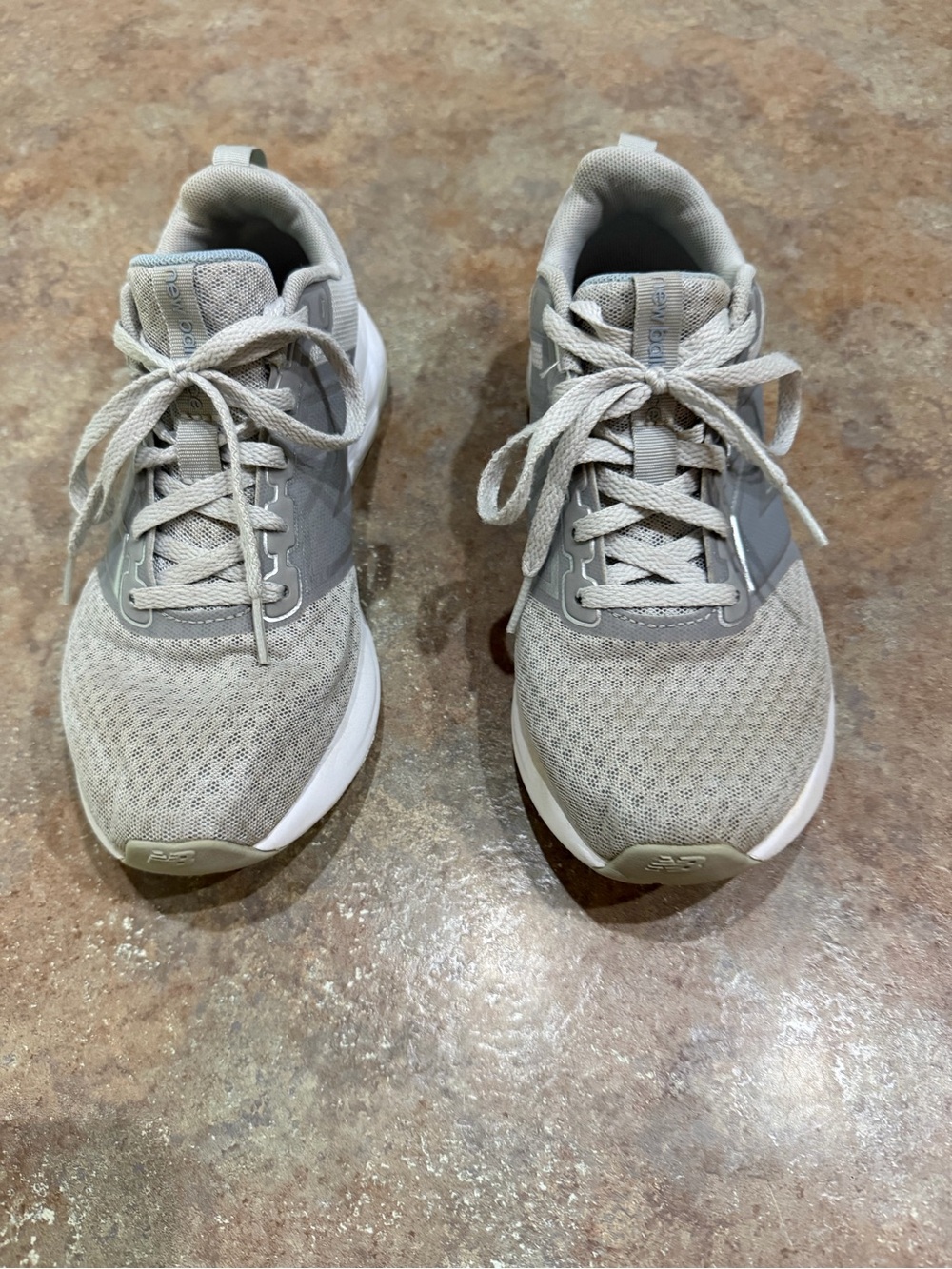 New Balance Women's 460 V4
Running Shoes. Size 6.5
